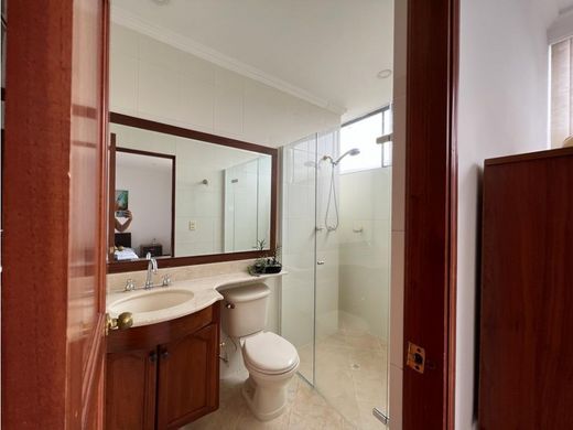 Apartment / Etagenwohnung in Medellín, Departamento de Antioquia