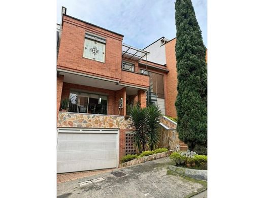 Country House in Sabaneta, La Estrella