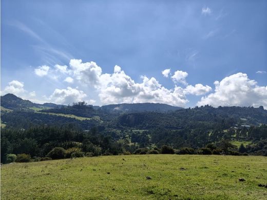 Grond in La Calera, Departamento de Cundinamarca
