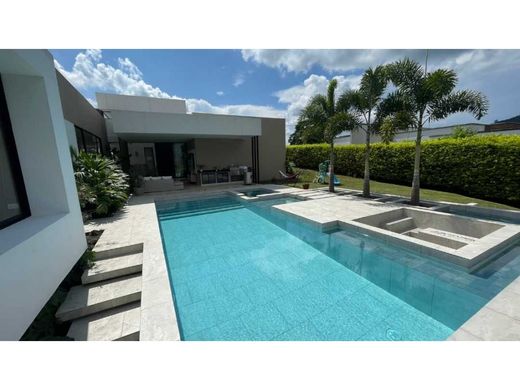 Загородный Дом, Перейра, Pereira