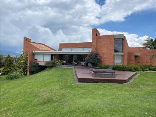 منزل ﻓﻲ Envigado, Departamento de Antioquia