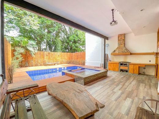 منزل ﻓﻲ ميديلين, Medellín