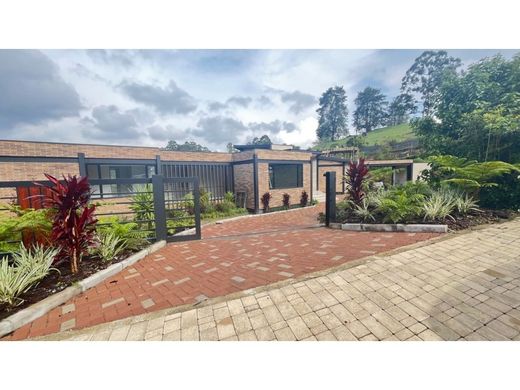 منزل ريفي ﻓﻲ Retiro, Departamento de Antioquia