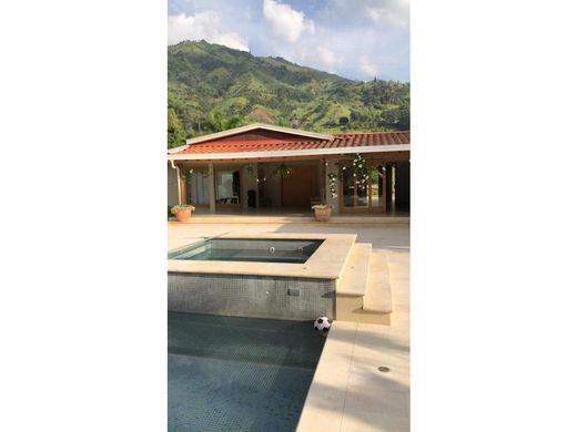 Casale a Girardota, Departamento de Antioquia