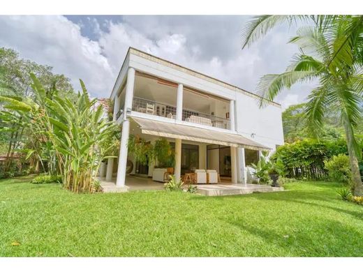 호화 저택 / 메데인, Medellín