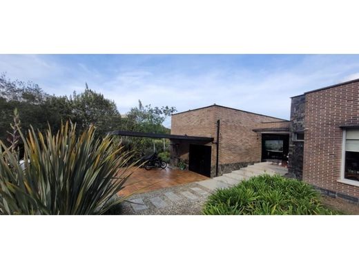 منزل ريفي ﻓﻲ Envigado, Departamento de Antioquia