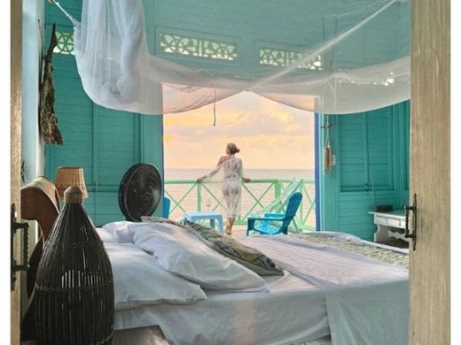 Land in Cartagena, Cartagena de Indias