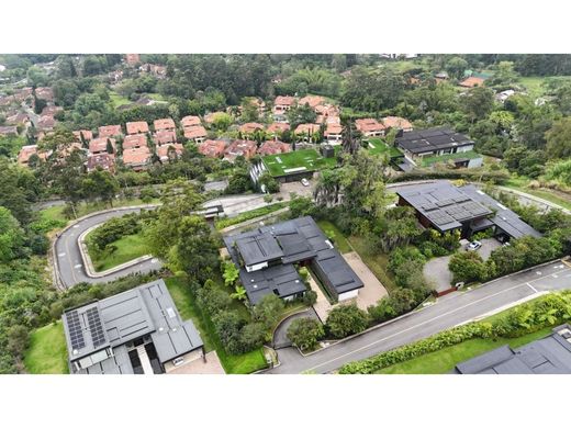 Загородный Дом, Медельин, Medellín