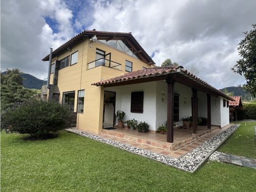 منزل ريفي ﻓﻲ La Ceja, Departamento de Antioquia