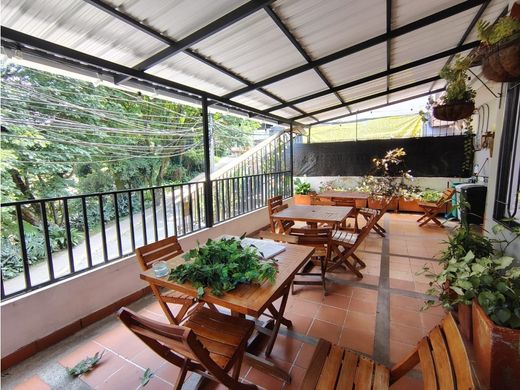 호화 저택 / 메데인, Medellín