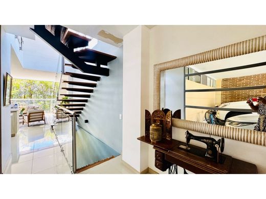 منزل ﻓﻲ Envigado, Departamento de Antioquia