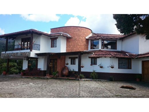 ﻣﻨﺰﻝ ﺭﻳﻔﻲ/ ﺑﻴﺖ ﻤﺰﺭﻋﺔ ﻓﻲ Envigado, Departamento de Antioquia