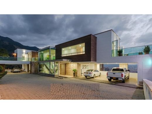 Πολυτελή κατοικία σε Μεδεγίν, Medellín