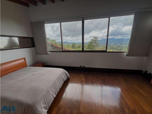 منزل ﻓﻲ Envigado, Departamento de Antioquia