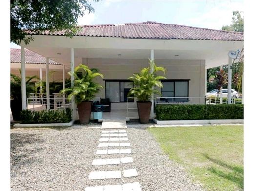 Rustykalny lub Wiejski w Girardot City, Girardot