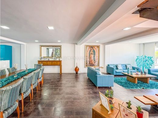 Luksusowy dom w La Ceja, Departamento de Antioquia