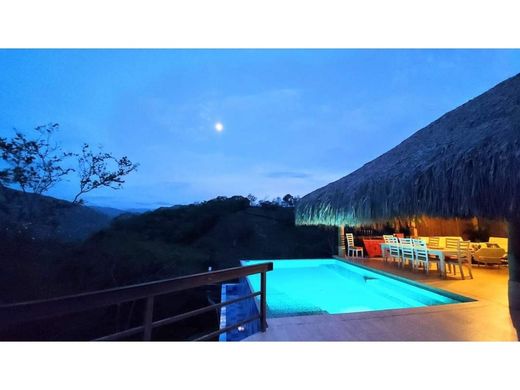 Quinta rústica - Villeta, Departamento de Cundinamarca