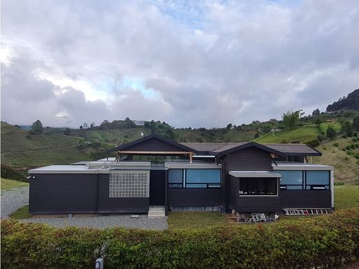 Luxury home in El Peñol, Yarumal
