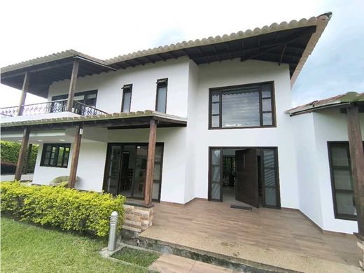 컨트리하우스 / Armenia, Quindío Department