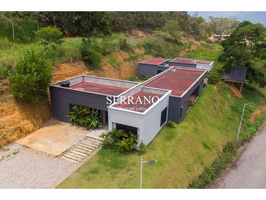 Casa de campo en Girón, Departamento de Santander