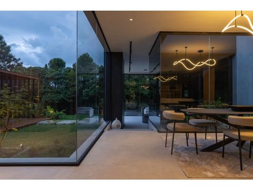 منزل ريفي ﻓﻲ Envigado, Departamento de Antioquia