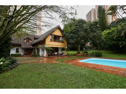 Lüks ev Sabaneta, La Estrella