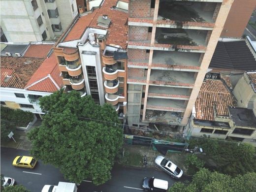 地皮  麦德林, Medellín