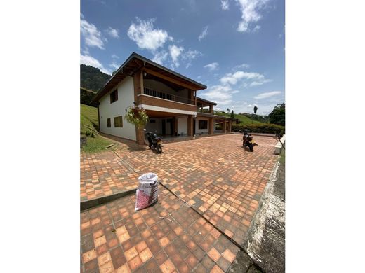 Casale a Envigado, Departamento de Antioquia