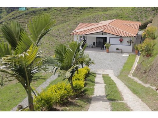 Cortijo o casa de campo en El Peñol, Yarumal
