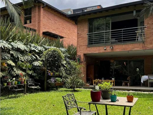 Πολυτελή κατοικία σε Μεδεγίν, Medellín