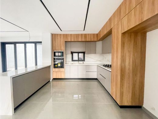 Luxury home in Bucaramanga, Departamento de Santander