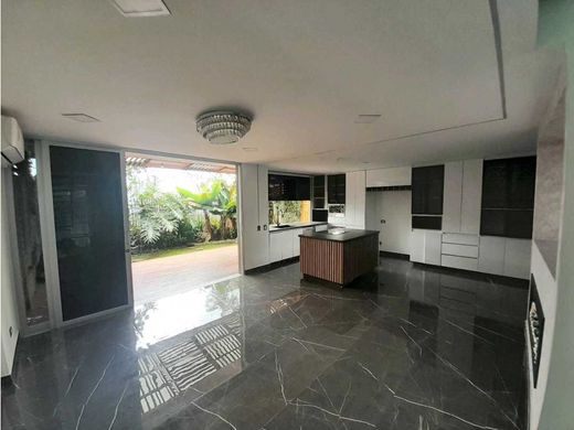 Luxus-Haus in Envigado, Departamento de Antioquia