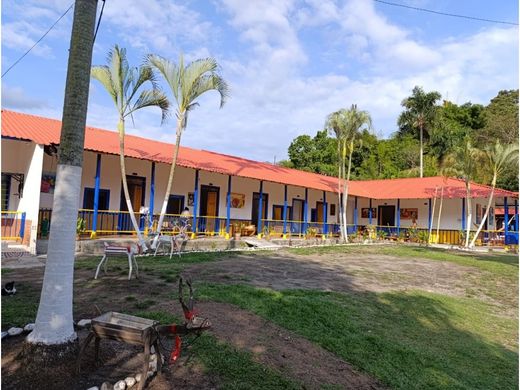 Ρουστίκ ή αγροικία σε Cartago, Departamento del Valle del Cauca