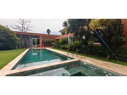 호화 저택 / 메데인, Medellín