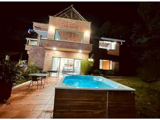 Casa de campo en Envigado, Departamento de Antioquia