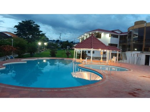 Luxury home in Chinauta, Tibacuy