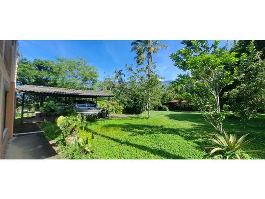 Cortijo o casa de campo en Barbosa, Departamento de Antioquia