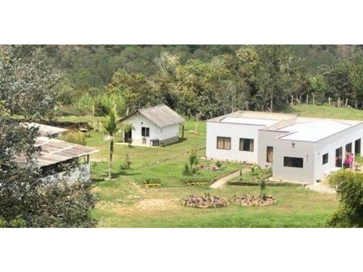 Casa de luxo - Guarne, Departamento de Antioquia