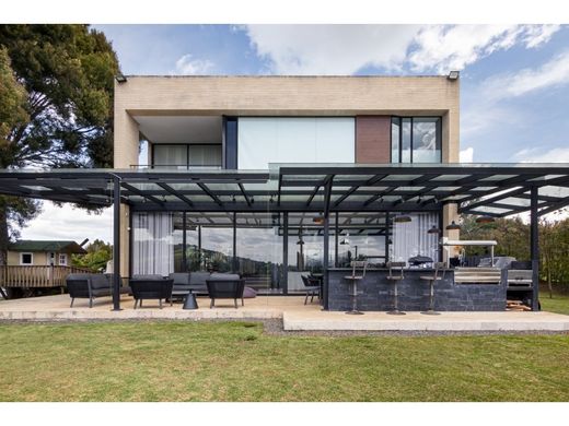 منزل ﻓﻲ Envigado, Departamento de Antioquia