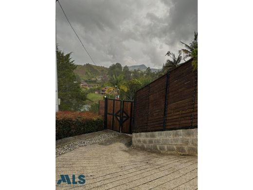 منزل ريفي ﻓﻲ El Peñol, Yarumal