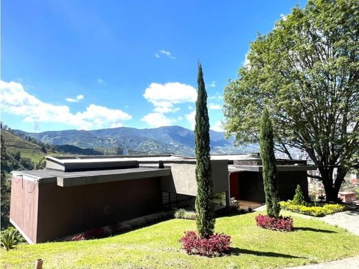 Country House in Sabaneta, La Estrella