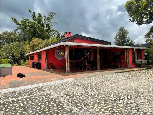 Köy evi Medellín, Departamento de Antioquia