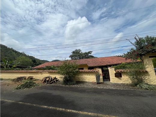 Country House in Santiago de Cali, Cali