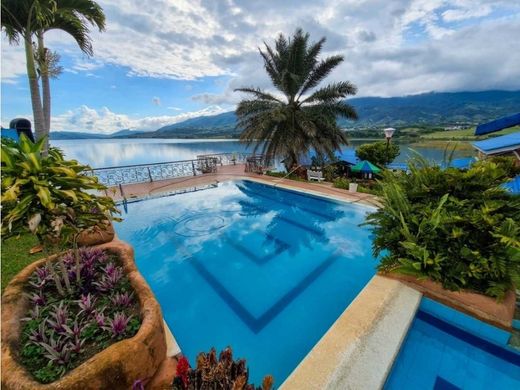 Farmhouse in El Darién, Planadas