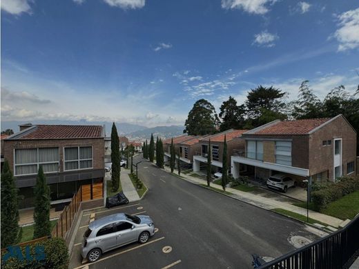 Casa de lujo en Envigado, Departamento de Antioquia