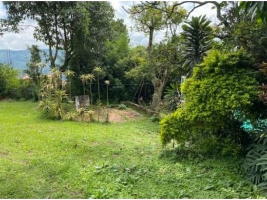 Teren w San Antonio del Prado, Medellín