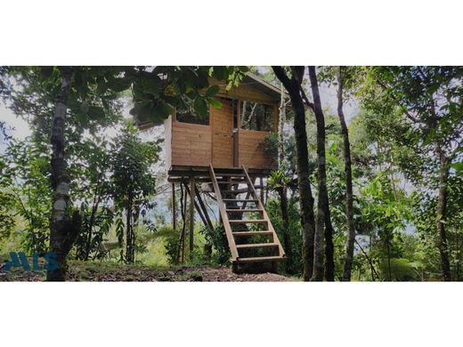 Casale a Santa Helena, Medellín