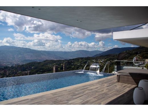 Загородный Дом, Медельин, Medellín