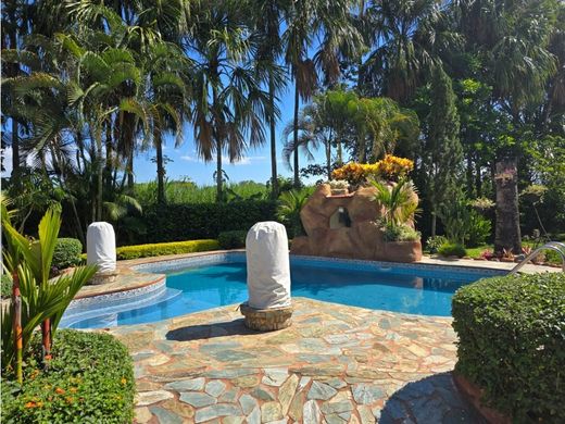 Köy evi Tuluá, Departamento del Valle del Cauca