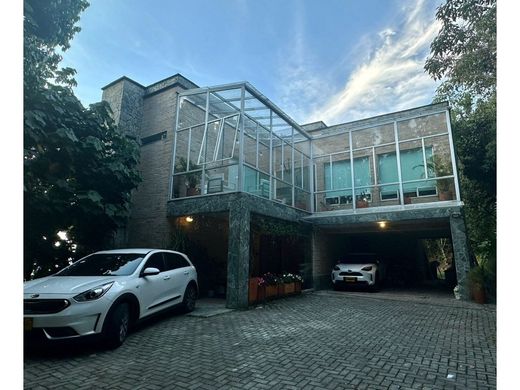 منزل ريفي ﻓﻲ Envigado, Departamento de Antioquia